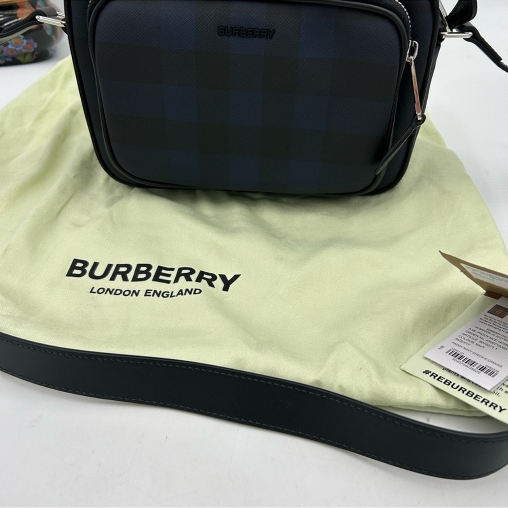Men’s Burberry check messenger bag in navy blue. Adjustable shoulder strap NWT. - Picture 2 of 15